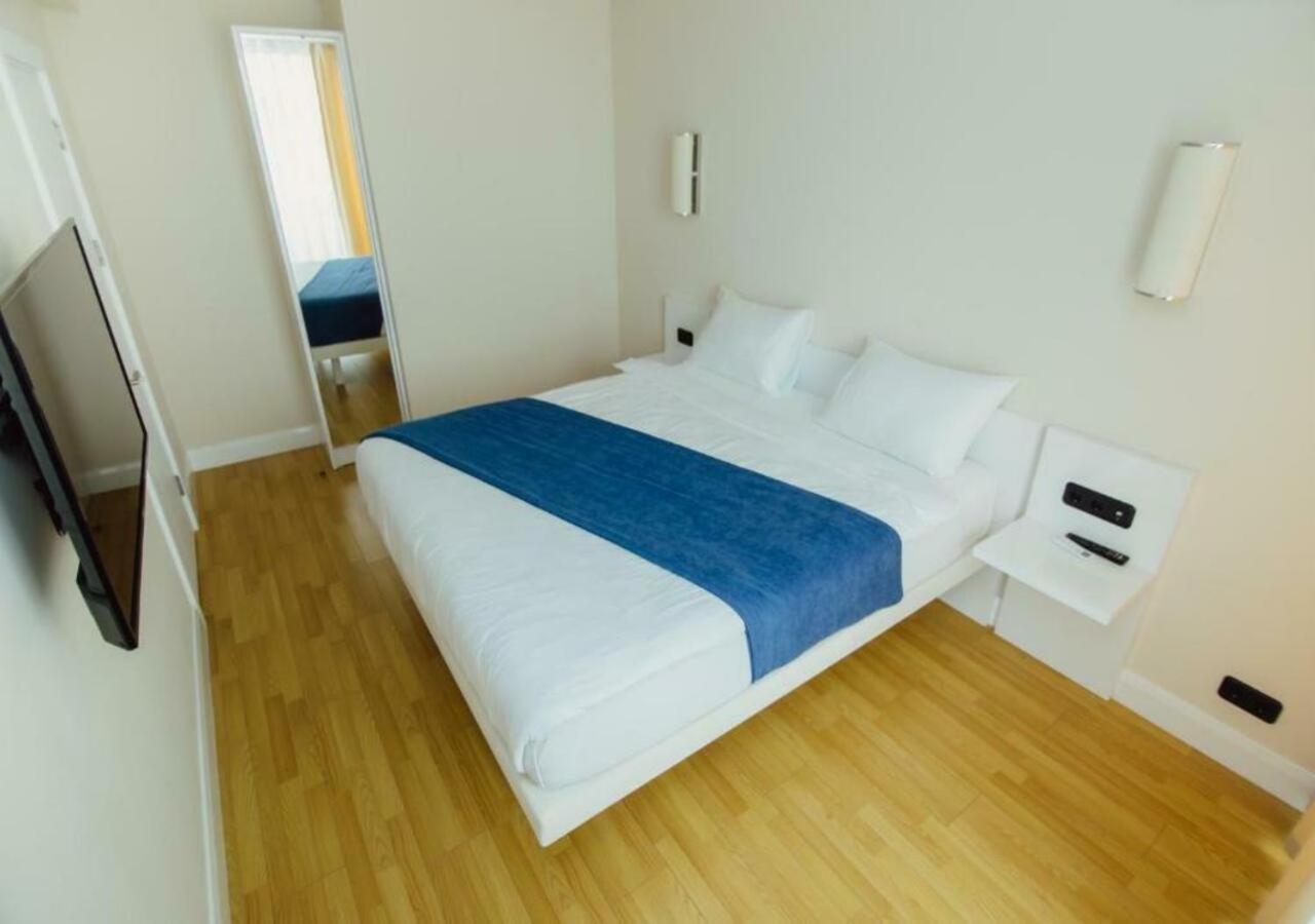 Aparthotel Orbi City Sea View Batumi Exterior photo
